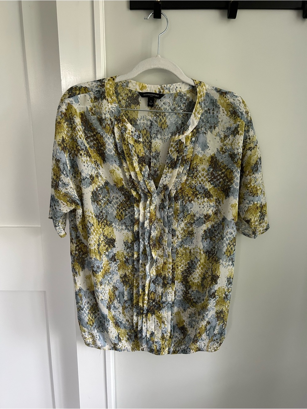 Banana Republic Blue, Green Printed Short-Sleeve Blouse